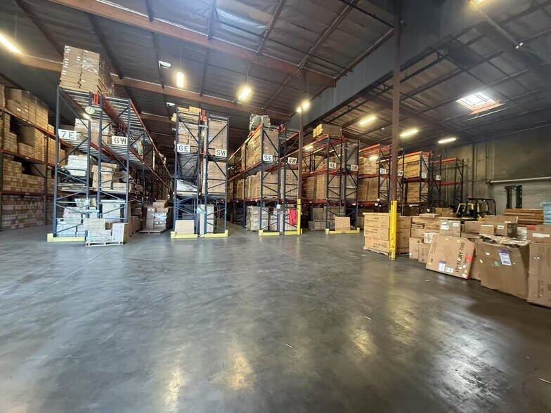 More Photos Of 15929-15939 E Valley Blvd, City Of Industry Warehouse For Lease