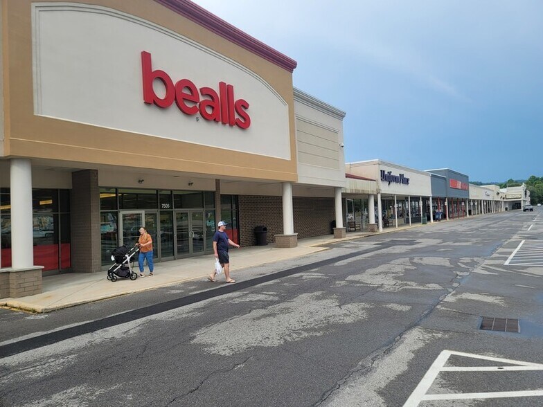 More Photos Of 11 Rt 22 Plz, Huntingdon Unknown For Lease