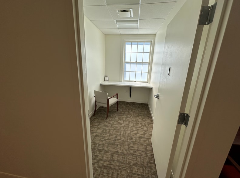 More Photos Of 1027 Pompton Ave, Cedar Grove Medical For Sale