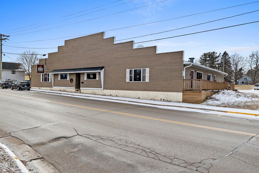 More Photos Of 211 N Maple Ave, Oconto Falls Restaurant For Sale