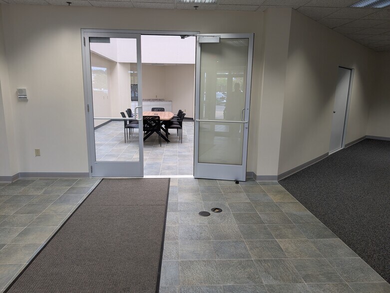 More Photos Of 258 Corporate Dr, Madison Office For Lease