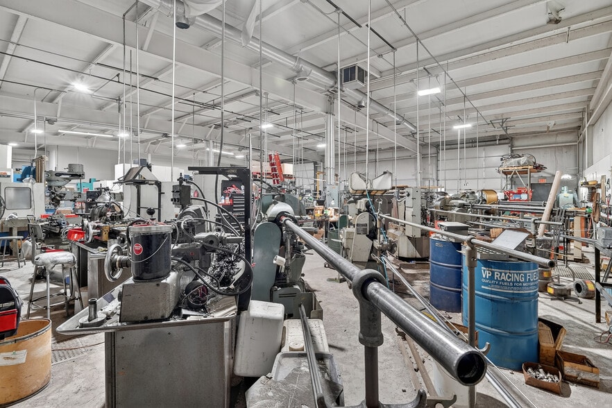 More Photos Of 808 Hicks Dr, Elburn Industrial For Sale