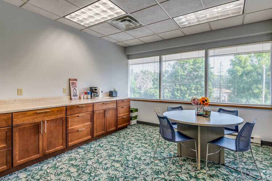 More Photos Of 6220 Washington Ave, Racine Freestanding For Lease