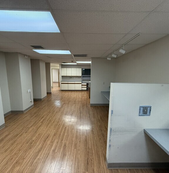 More Photos Of 1956-1964 E Whipp Rd, Dayton Medical For Sale