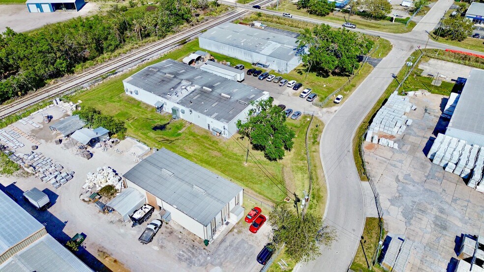 More Photos Of 1540 12th St, Palmetto Warehouse For Sale