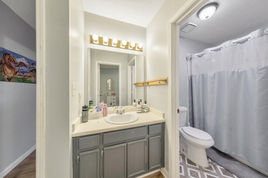 More Photos Of 2814 Briar Hill Ln SE, Conyers Multifamily For Sale