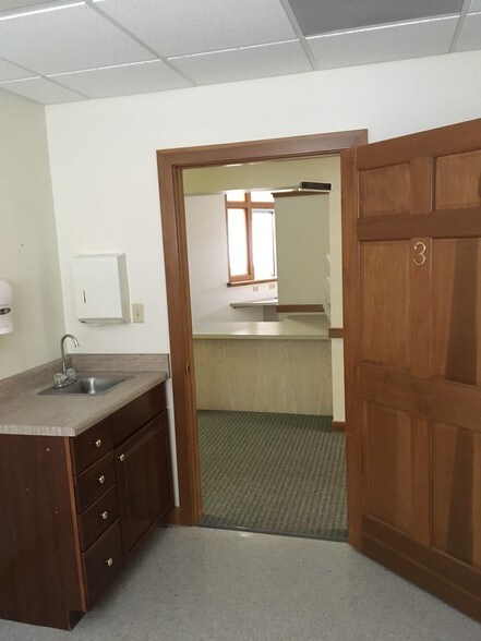 More Photos Of 3725 Kentucky Ave, Indianapolis Medical For Lease