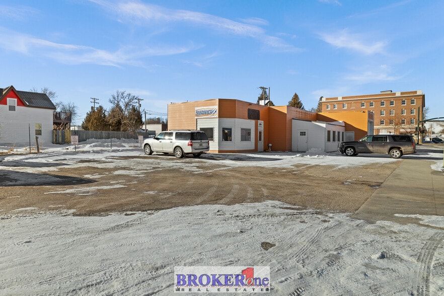 More Photos Of 120 E 3rd St, Lusk Restaurant For Sale