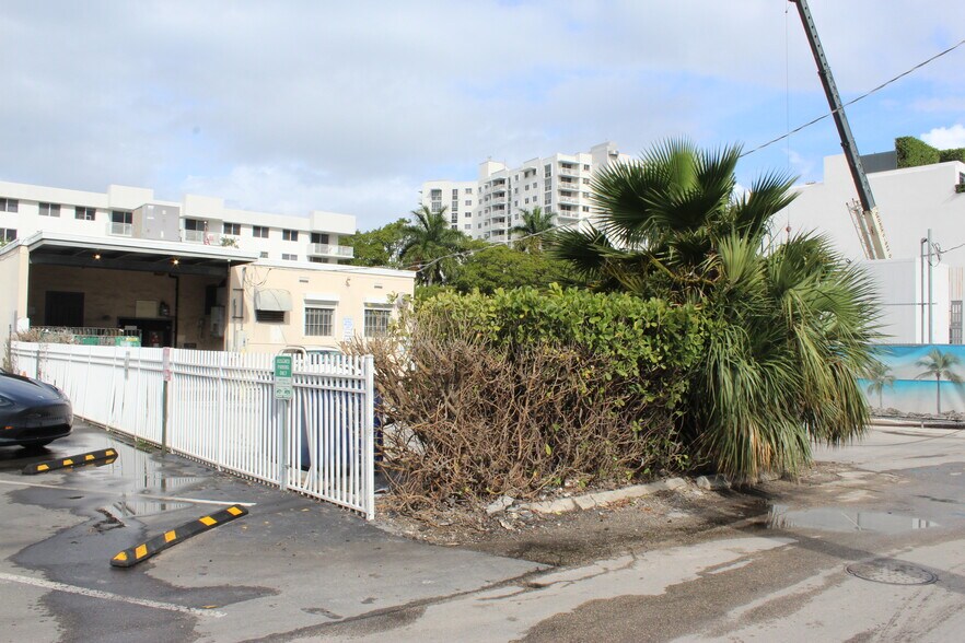More Photos Of 1661 West Ave, Miami Beach Post Office For Sale