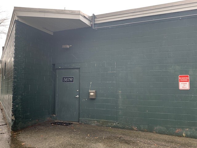 More Photos Of 565 Chickering Rd, North Andover Storefront For Sale