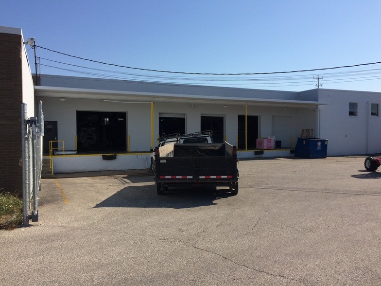 More Photos Of 105 C St, Kenova Warehouse For Lease
