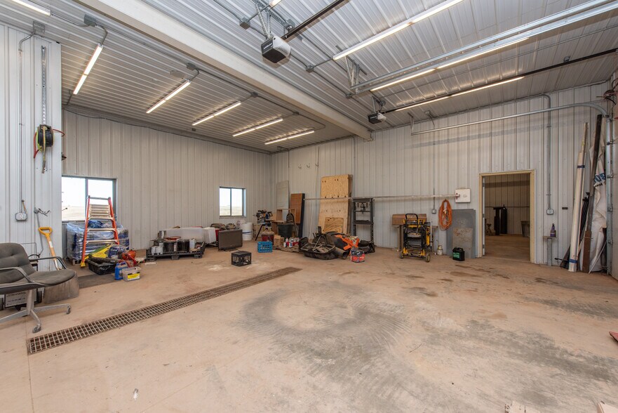 More Photos Of 13603 38th St SW, Belfield Flex For Lease