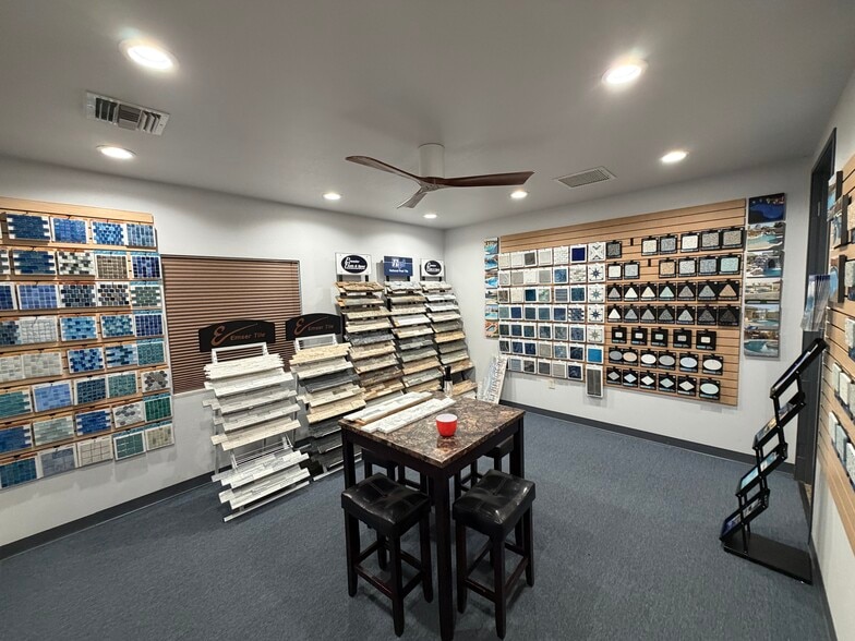 More Photos Of 2740 N Sunnyside Ave, Fresno Warehouse For Lease