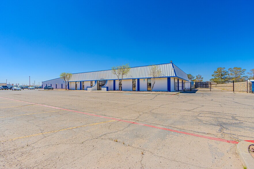 More Photos Of 201 S Darrington Rd, Horizon City Research And Development For Lease