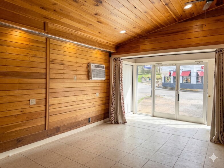 More Photos Of 2108 N Main St, Hazard General Retail For Sale