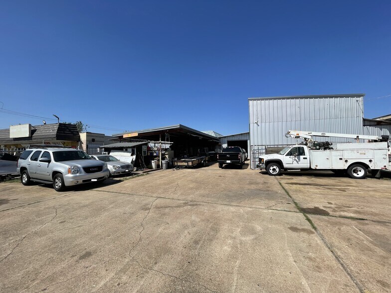 More Photos Of 7636 Clarewood Dr, Houston Industrial For Sale