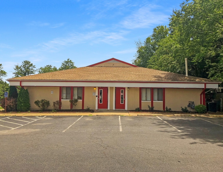 More Photos Of 83 Sugarland Run Dr, Sterling Daycare Center For Lease