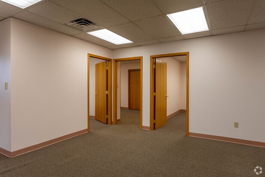 More Photos Of 6161 Busch Blvd, Columbus Office For Lease