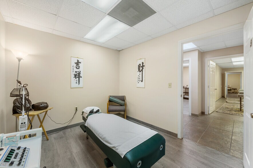 More Photos Of 3480 W Main St, League City Medical For Sale