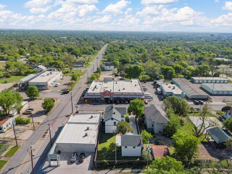 More Photos Of 1314 N 15th St, Waco General Retail For Sale