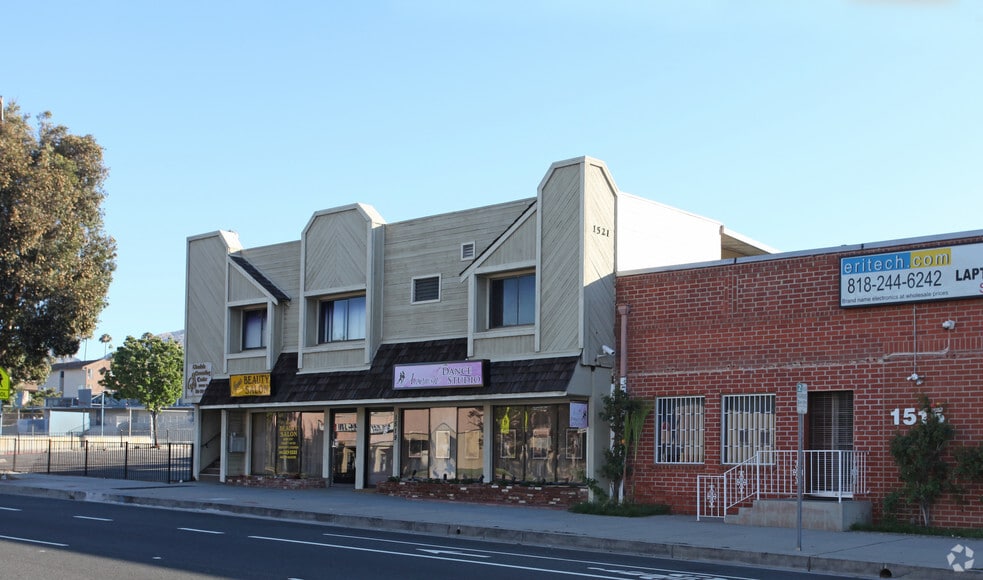 More Photos Of 1519-1521 W Glenoaks Blvd, Glendale Storefront Retail Residential For Lease