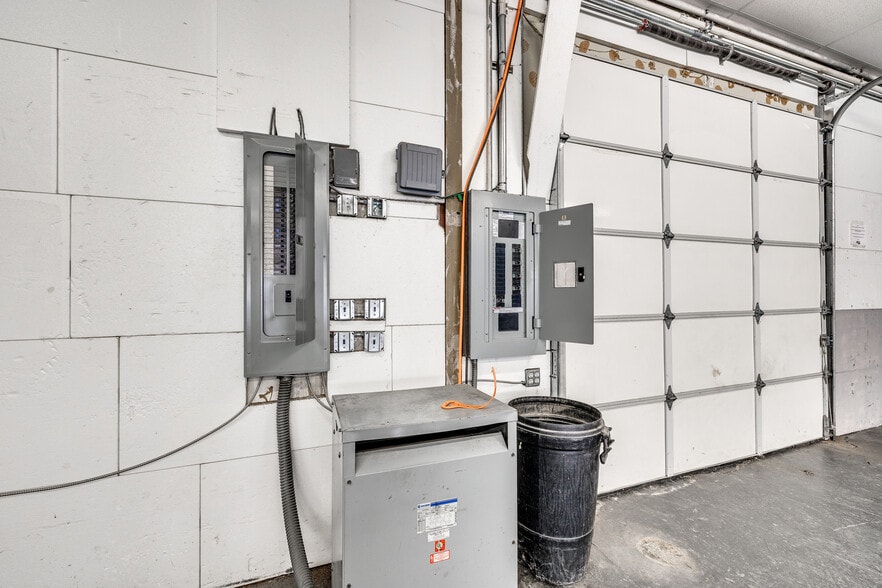 More Photos Of 2103 W Britton Rd, Oklahoma City Freestanding For Sale