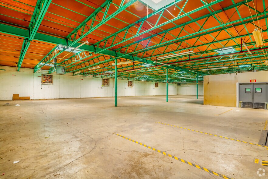 More Photos Of 523 Urban Loop, San Antonio Warehouse For Lease