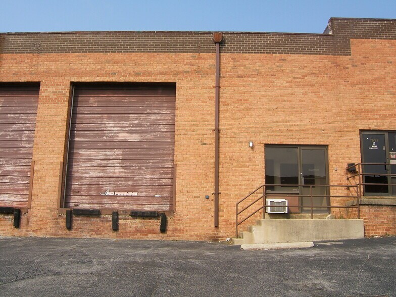 More Photos Of 7631 Fullerton Rd, Springfield Warehouse For Lease