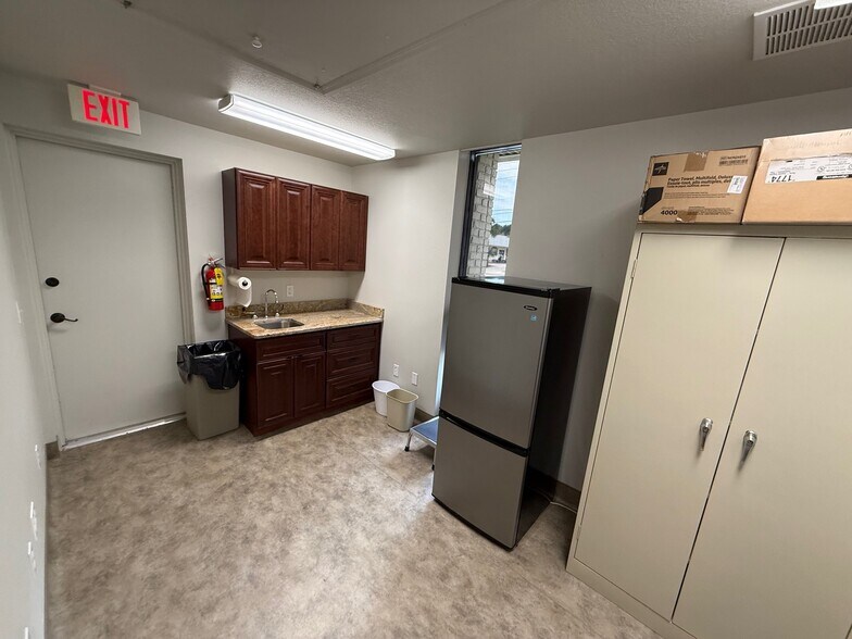 More Photos Of 816 US Highway 1, Sebastian Medical For Sale