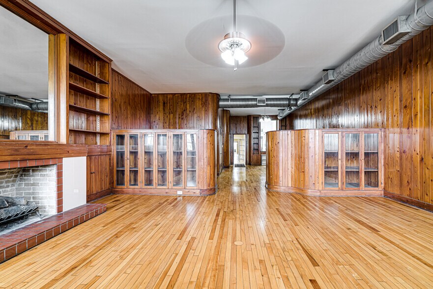 More Photos Of 339 Madison Ave, Memphis Storefront Retail Office For Lease