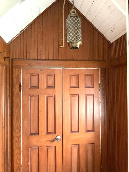 More Photos Of 101 Main St, Henderson Religious Facility For Sale