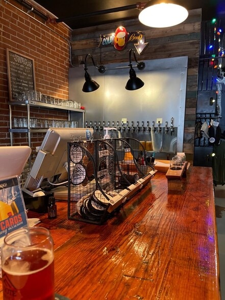 More Photos Of 1335 14th Ave, Longview General Retail For Sale