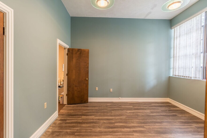 More Photos Of 140 College St, Crofton Schools For Sale