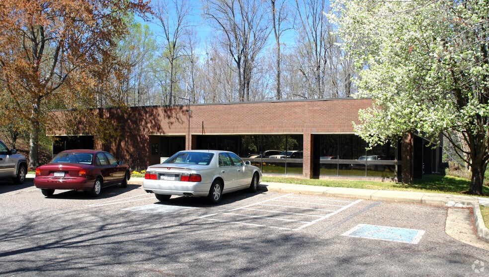 More Photos Of 5102 W Village Green Dr, Midlothian Office For Lease