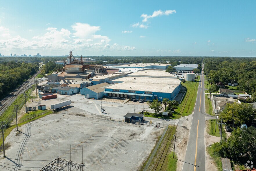 More Photos Of 2121 Huron St, Jacksonville Warehouse For Sale