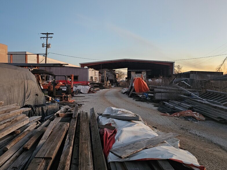 More Photos Of 333 Salvage Way, Luling Warehouse For Sale