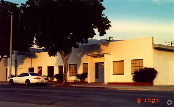 More Photos Of 924-926 S Primrose Ave, Monrovia Warehouse For Lease