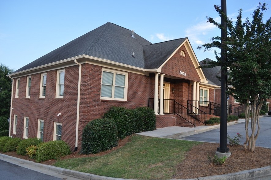 More Photos Of 4330 S Lee St, Buford Medical For Lease