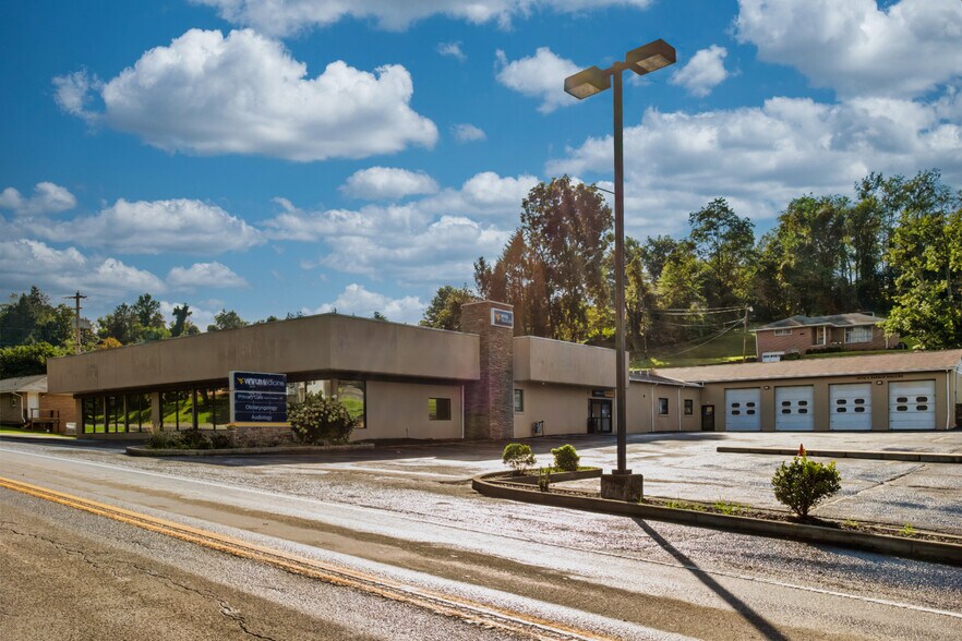 More Photos Of 1377 Locust Ave, Fairmont Medical For Sale