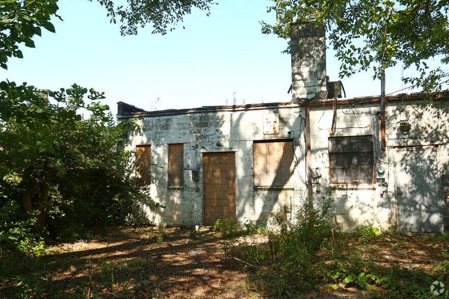 More Photos Of 15843 W 7 Mile Rd, Detroit Storefront For Sale