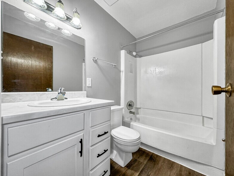 More Photos Of 3300 S Westbrooke Ln, Sioux Falls Apartments For Sale