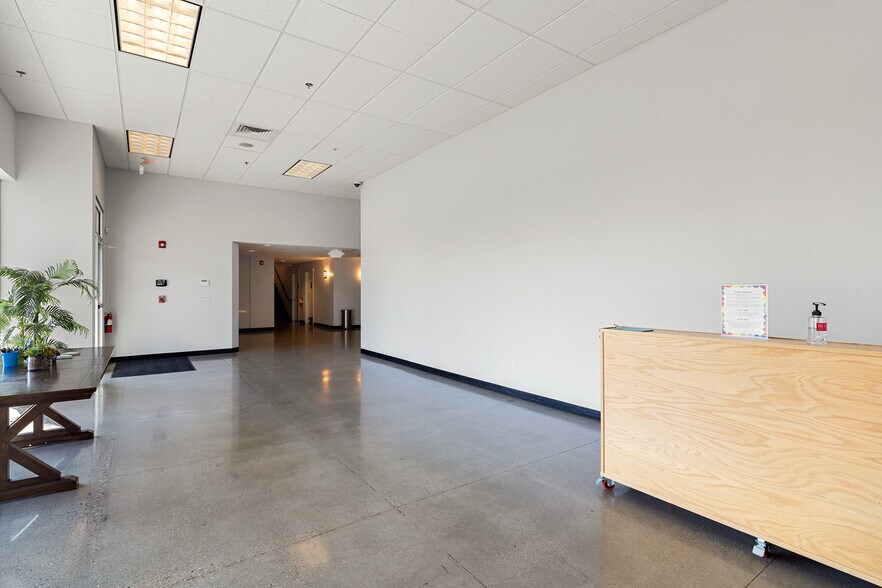 More Photos Of 5207 Young St, Bakersfield Industrial For Sale