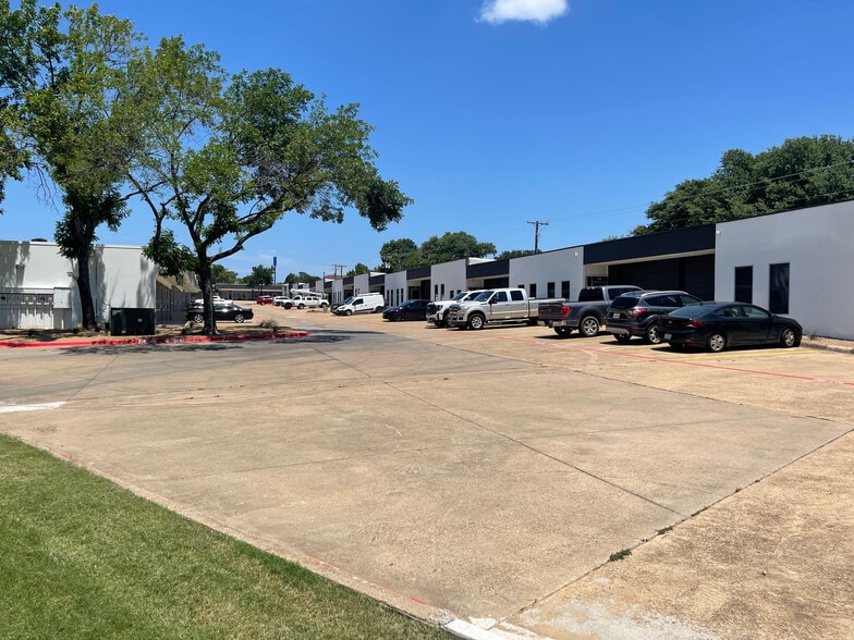 More Photos Of 15330 Lyndon B Johnson Fwy, Mesquite Unknown For Lease