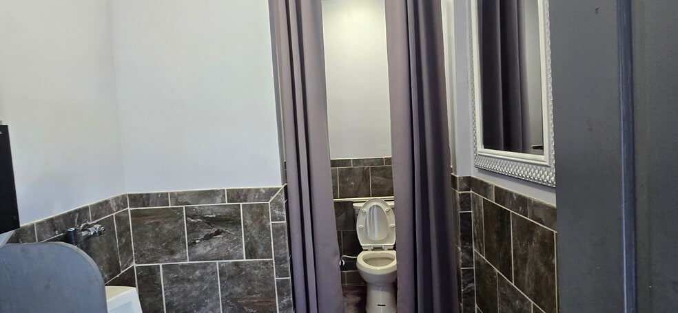 More Photos Of 6228 Yadkin Rd, Fayetteville Restaurant For Sale