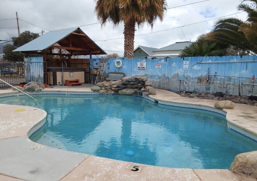 More Photos Of 13 N 7th St, Tombstone Hotel For Sale