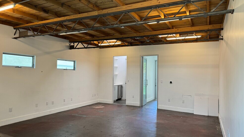 More Photos Of 1632 Aviation Blvd, Redondo Beach Office For Lease