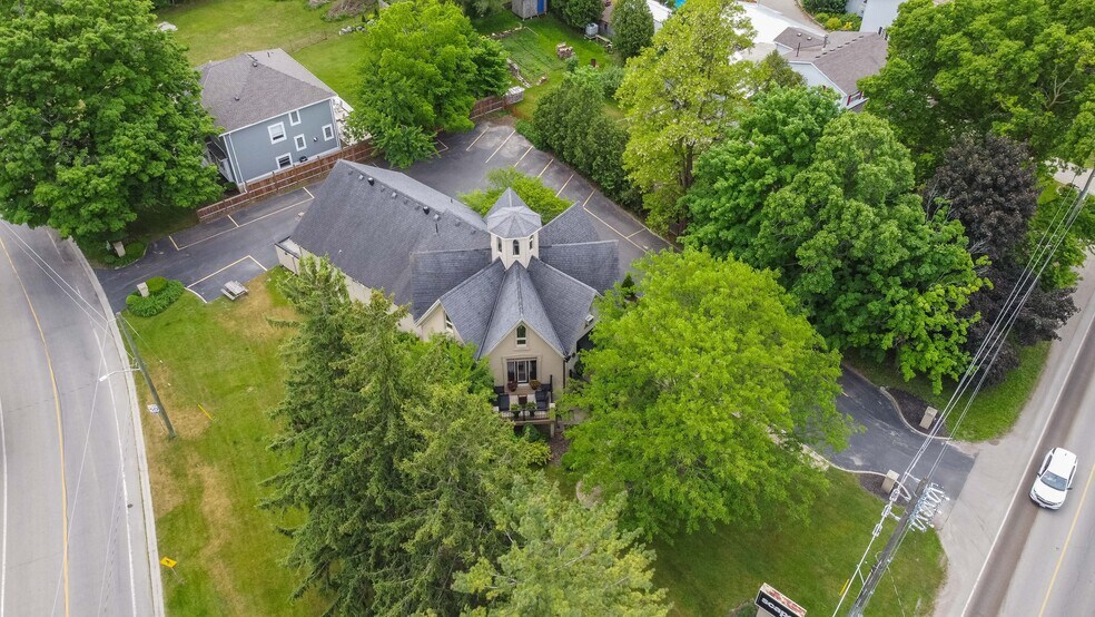 More Photos Of 646 Mount Pleasant Rd, Brant Freestanding For Sale