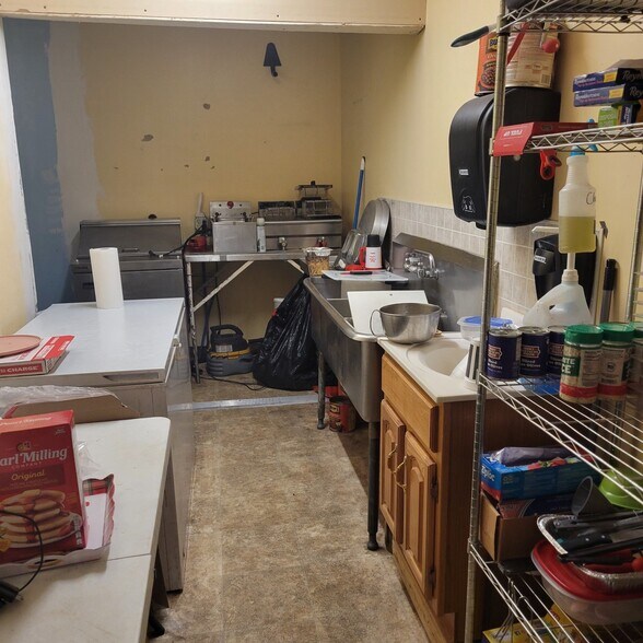 More Photos Of 735 Dimery Ave, Beaver Crossing Convenience Store For Sale