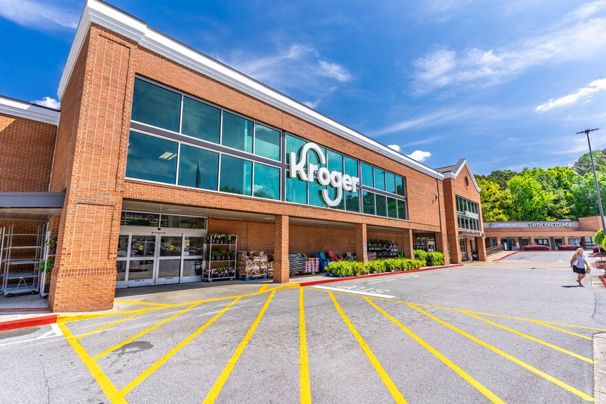 More Photos Of 2090 Dunwoody Club Dr, Atlanta General Retail For Lease