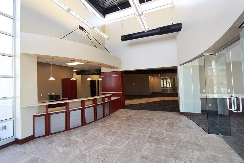 More Photos Of 1914 Wright St, Madison Flex For Lease